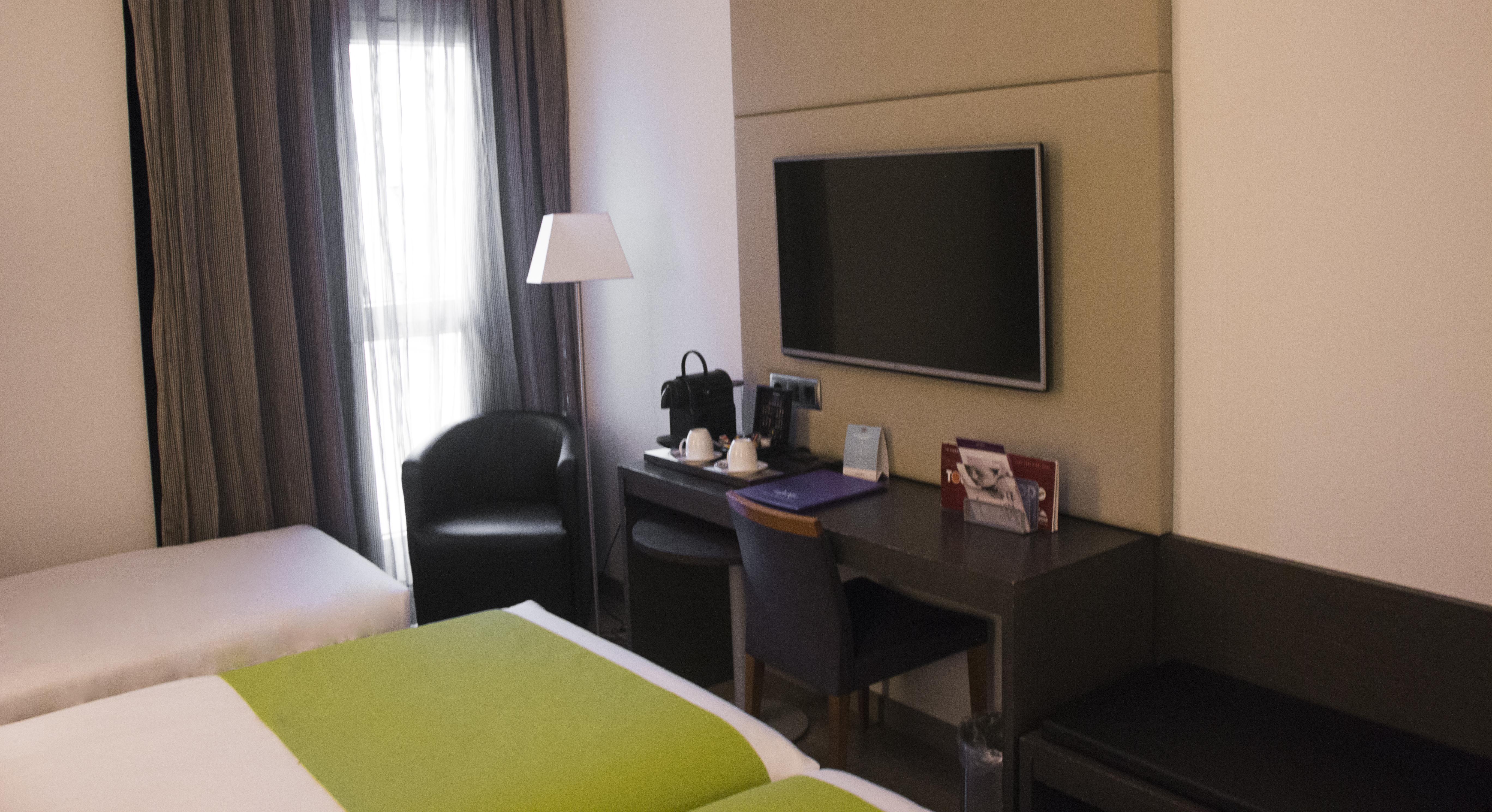 Mercure Madrid Centro Hotell Exteriör bild